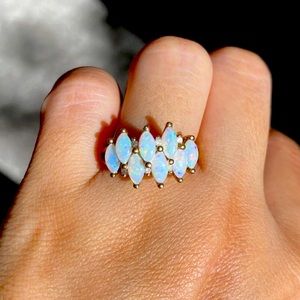 10k YG VINTAGE 8 GEN OPAL/6 DIAMOND SZ 8.25 ring! GORGEOUS